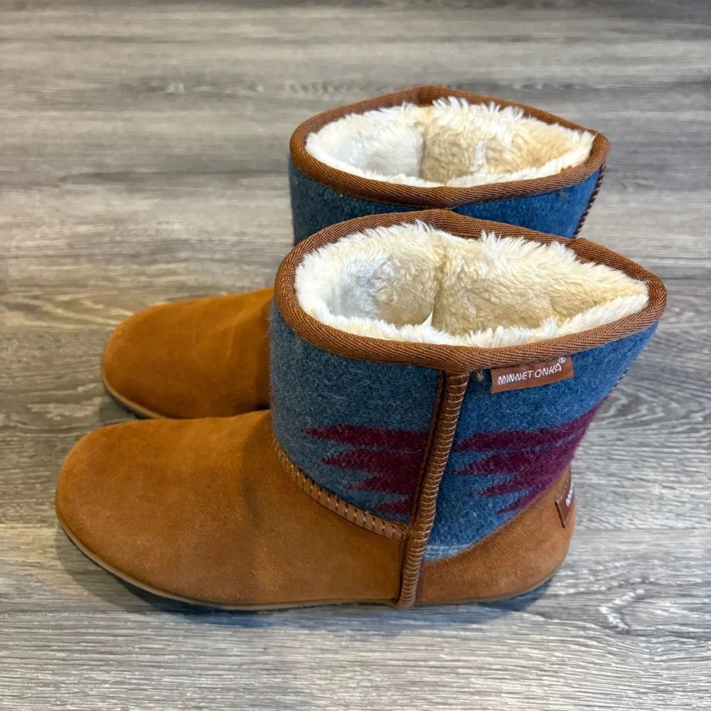 Minnetonka Wool Blend Aztec Pattern Shearling Lined Ankle Boots Size 8 EUC - Picture 2 of 9